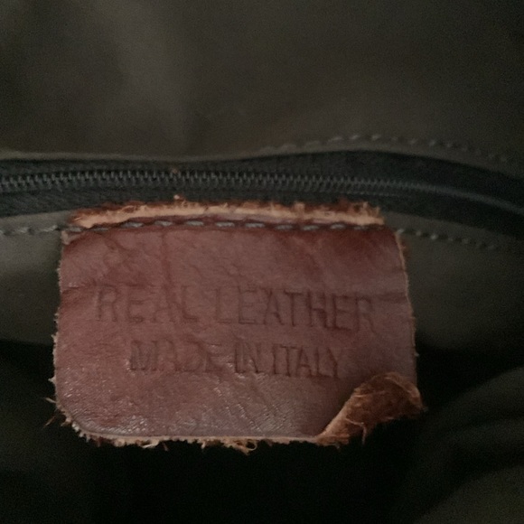 SOLDNavy leather tote bag, made in Italy, with burgundy i setts at sides, EUC - Picture 6 of 8